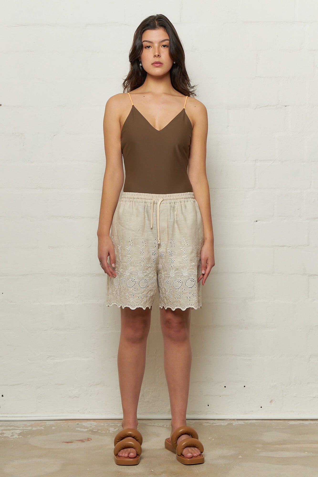 Jaime Embroidered Shorts Linen White